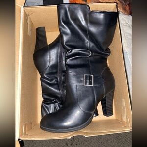 East5th size 7 Boots. NEVER WORN